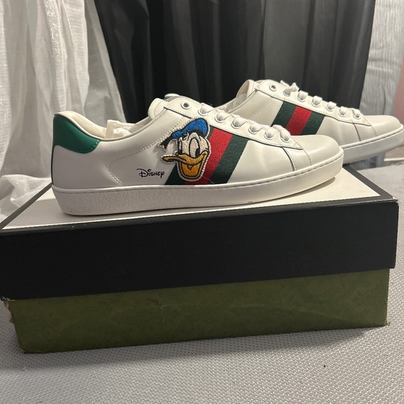 White Sneakers with Donald Duck Design - Picture 3 of 7